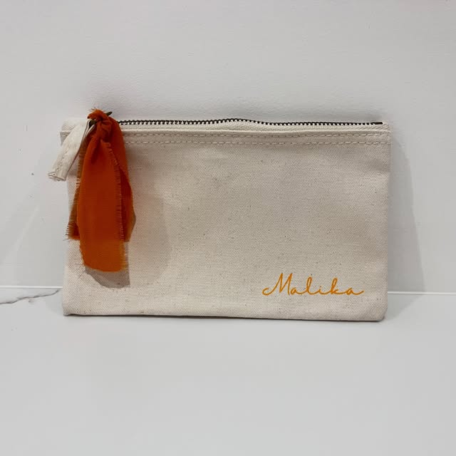 Pochette prénom « Malika », ruban satin